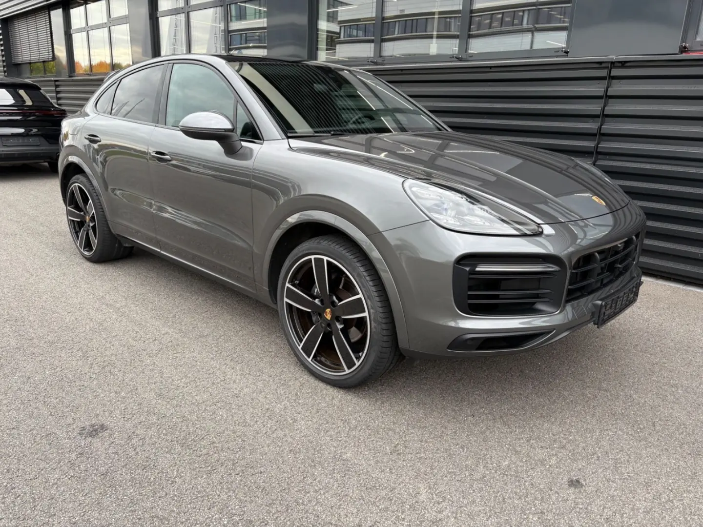 Cayenne Coupe -PANO-INNO-BOSE-22 CLASSIK-1HAND