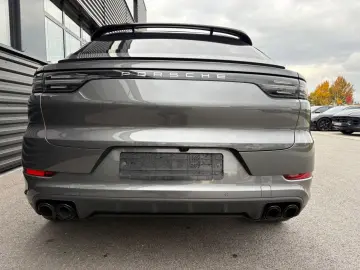 Cayenne Coupe -PANO-INNO-BOSE-22 CLASSIK-1HAND