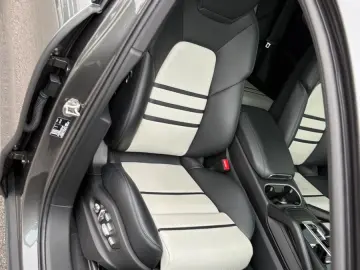 Cayenne Coupe -PANO-INNO-BOSE-22 CLASSIK-1HAND