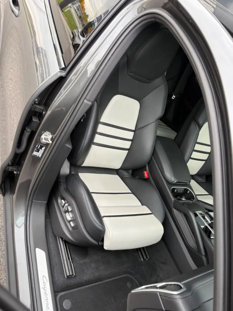 Cayenne Coupe -PANO-INNO-BOSE-22 CLASSIK-1HAND