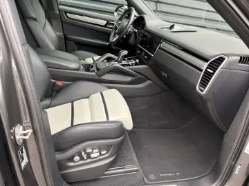 Cayenne Coupe -PANO-INNO-BOSE-22 CLASSIK-1HAND