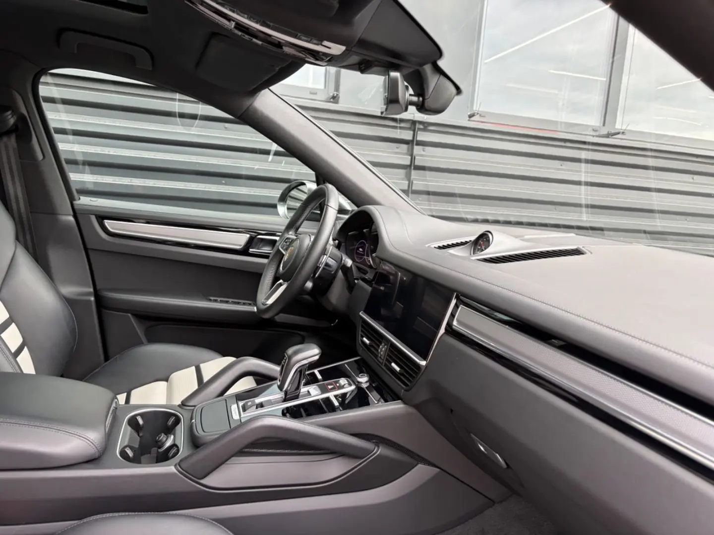 Cayenne Coupe -PANO-INNO-BOSE-22 CLASSIK-1HAND