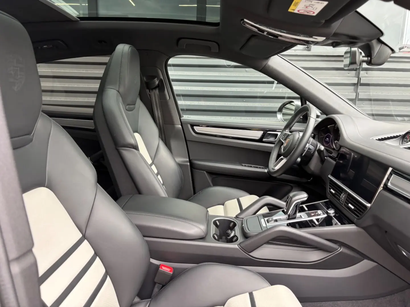 Cayenne Coupe -PANO-INNO-BOSE-22 CLASSIK-1HAND