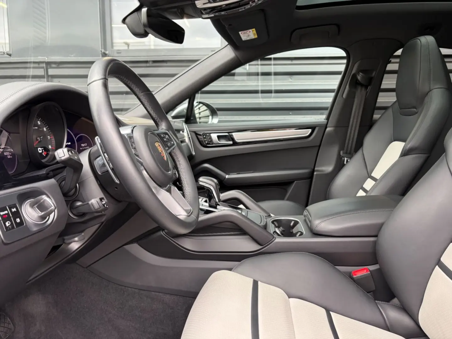 Cayenne Coupe -PANO-INNO-BOSE-22 CLASSIK-1HAND