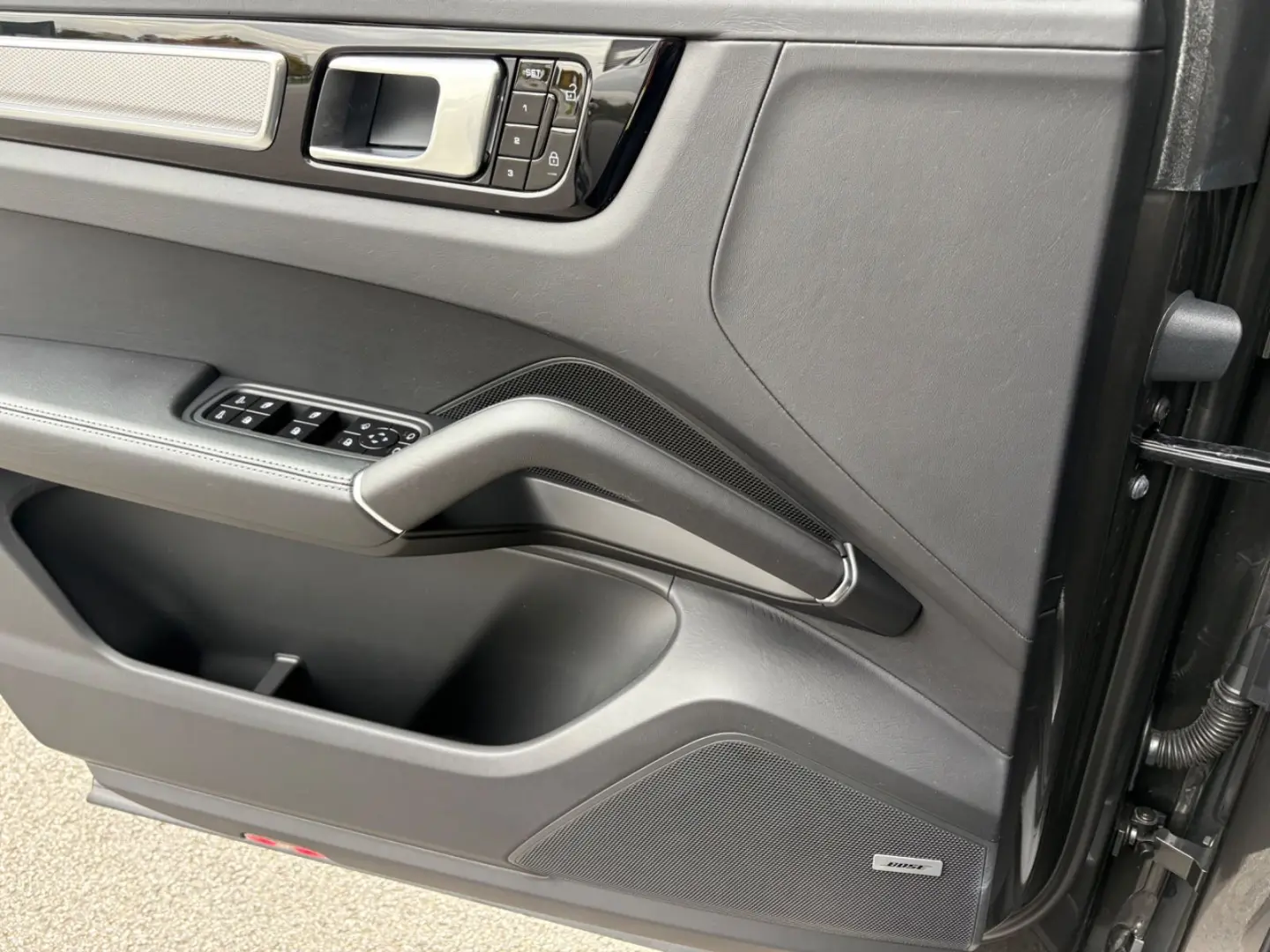 Cayenne Coupe -PANO-INNO-BOSE-22 CLASSIK-1HAND