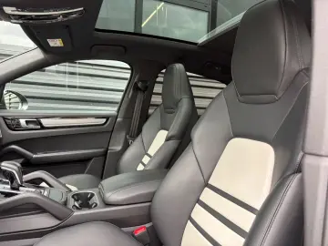 Cayenne Coupe -PANO-INNO-BOSE-22 CLASSIK-1HAND