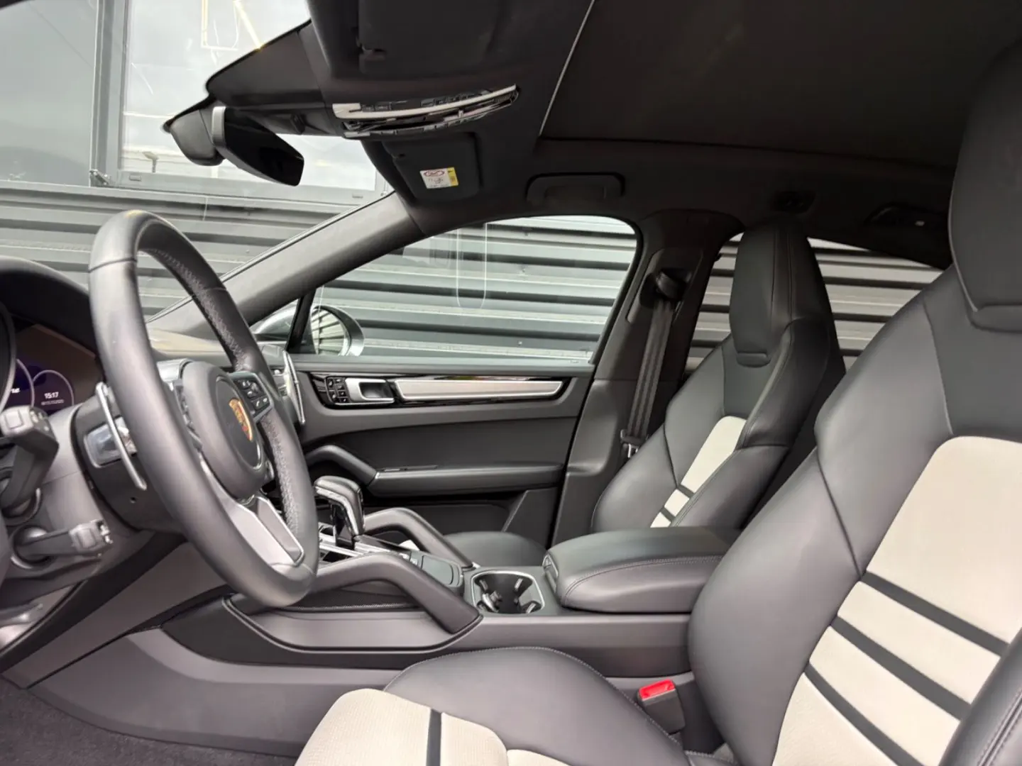 Cayenne Coupe -PANO-INNO-BOSE-22 CLASSIK-1HAND