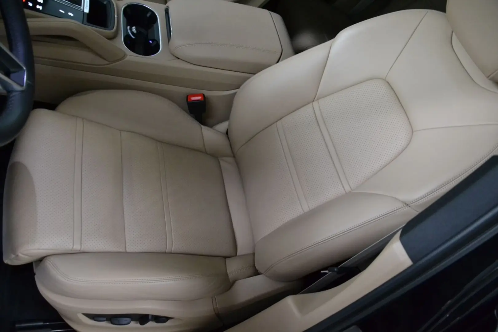 Cayenne Coupe Platinum Edit. 360 PANO MEMO SOFT