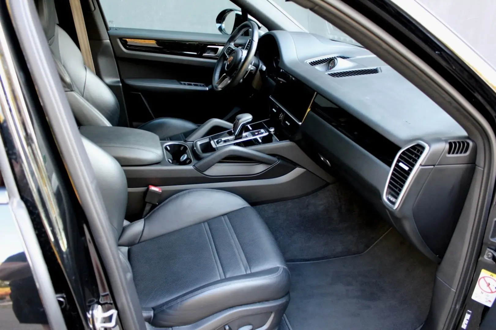 Cayenne Coupe Platinum Edition