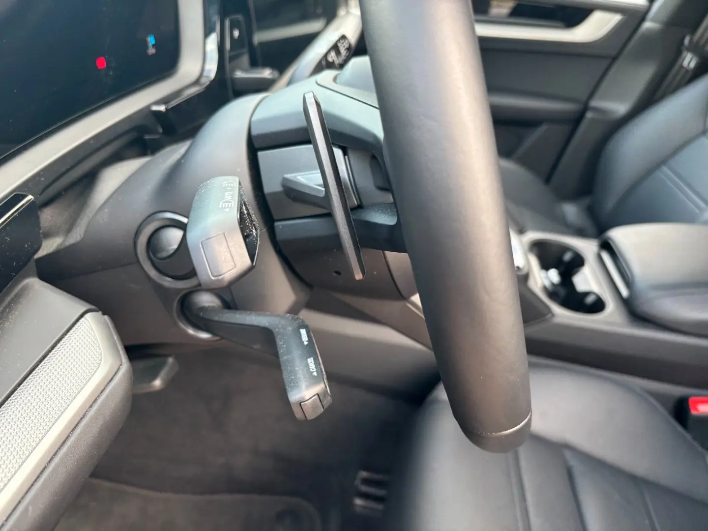 Cayenne S E-Hybrid Hinterachs Lenk Beif Display