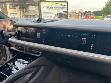 Cayenne S E-Hybrid Hinterachs Lenk Beif Display