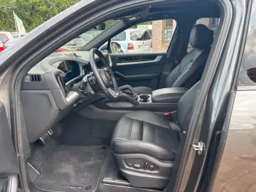 Cayenne S E-Hybrid Hinterachs Lenk Beif Display