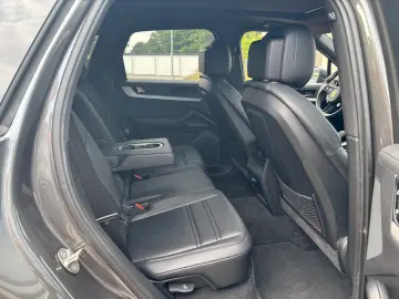 Cayenne S E-Hybrid Hinterachs Lenk Beif Display