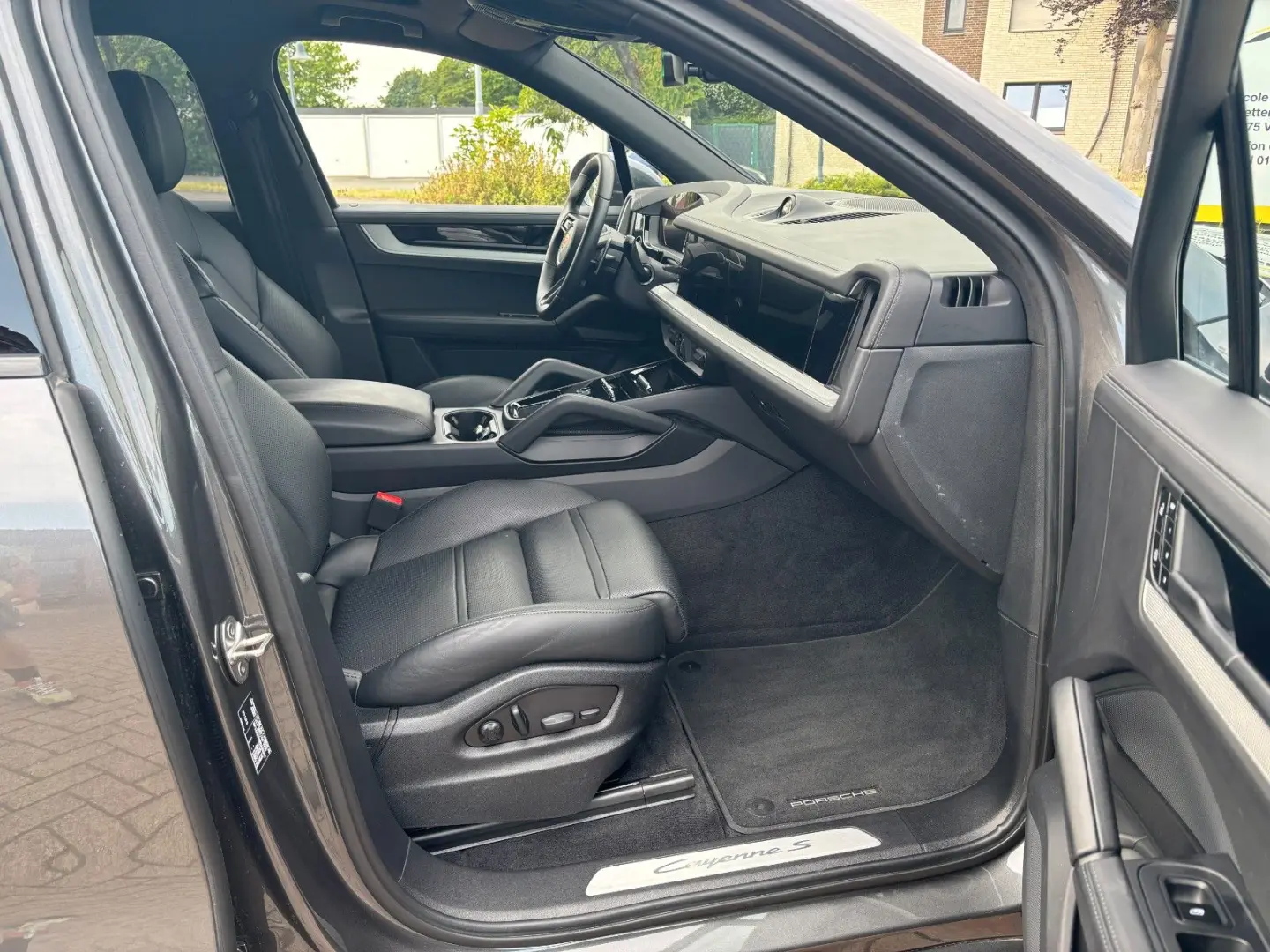 Cayenne S E-Hybrid Hinterachs Lenk Beif Display