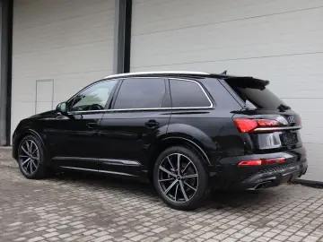 AUDI Q7 S-Line 55 TFSI