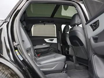AUDI Q7 S-Line 55 TFSI