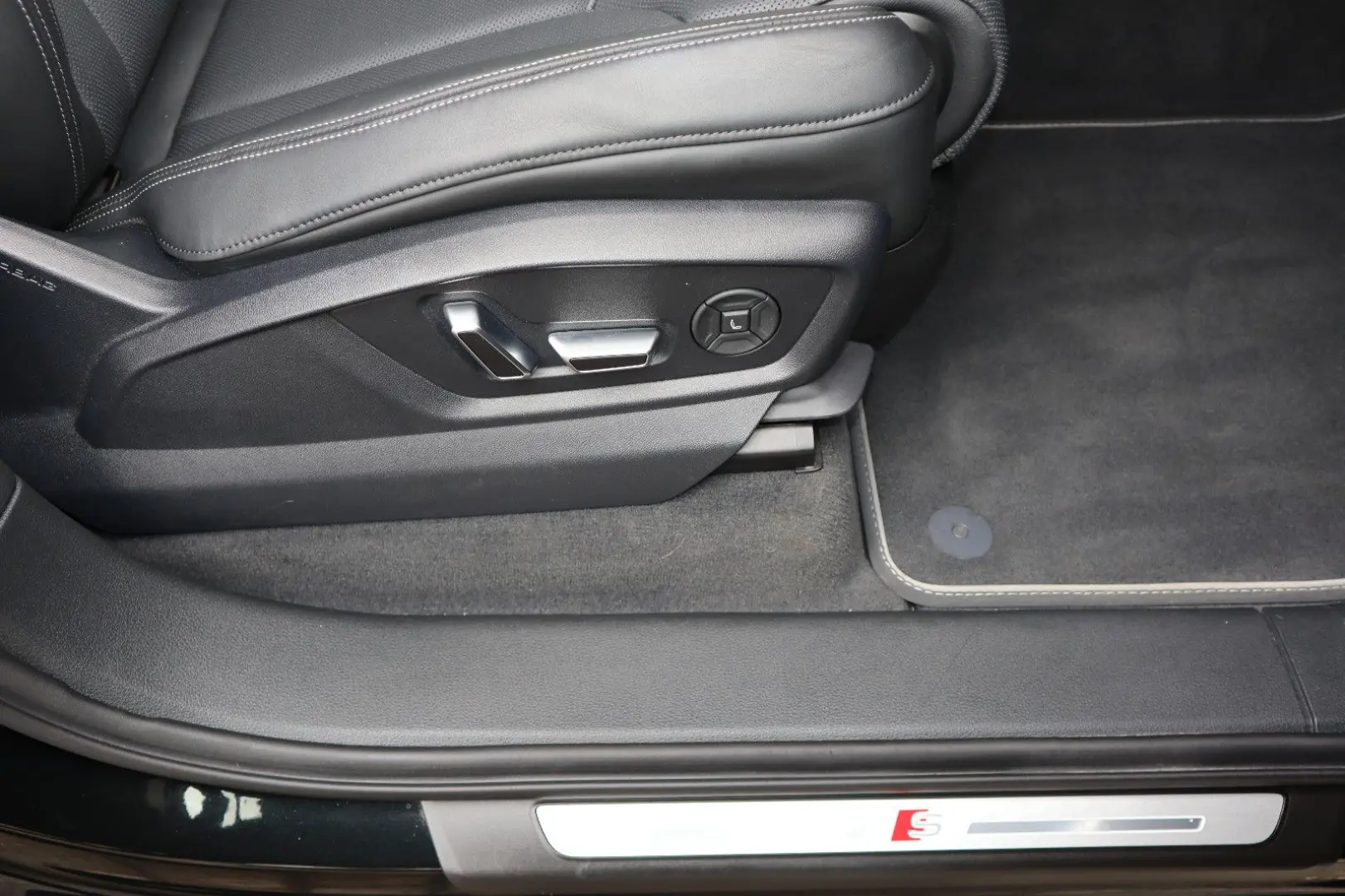 AUDI Q7 S-Line 55 TFSI