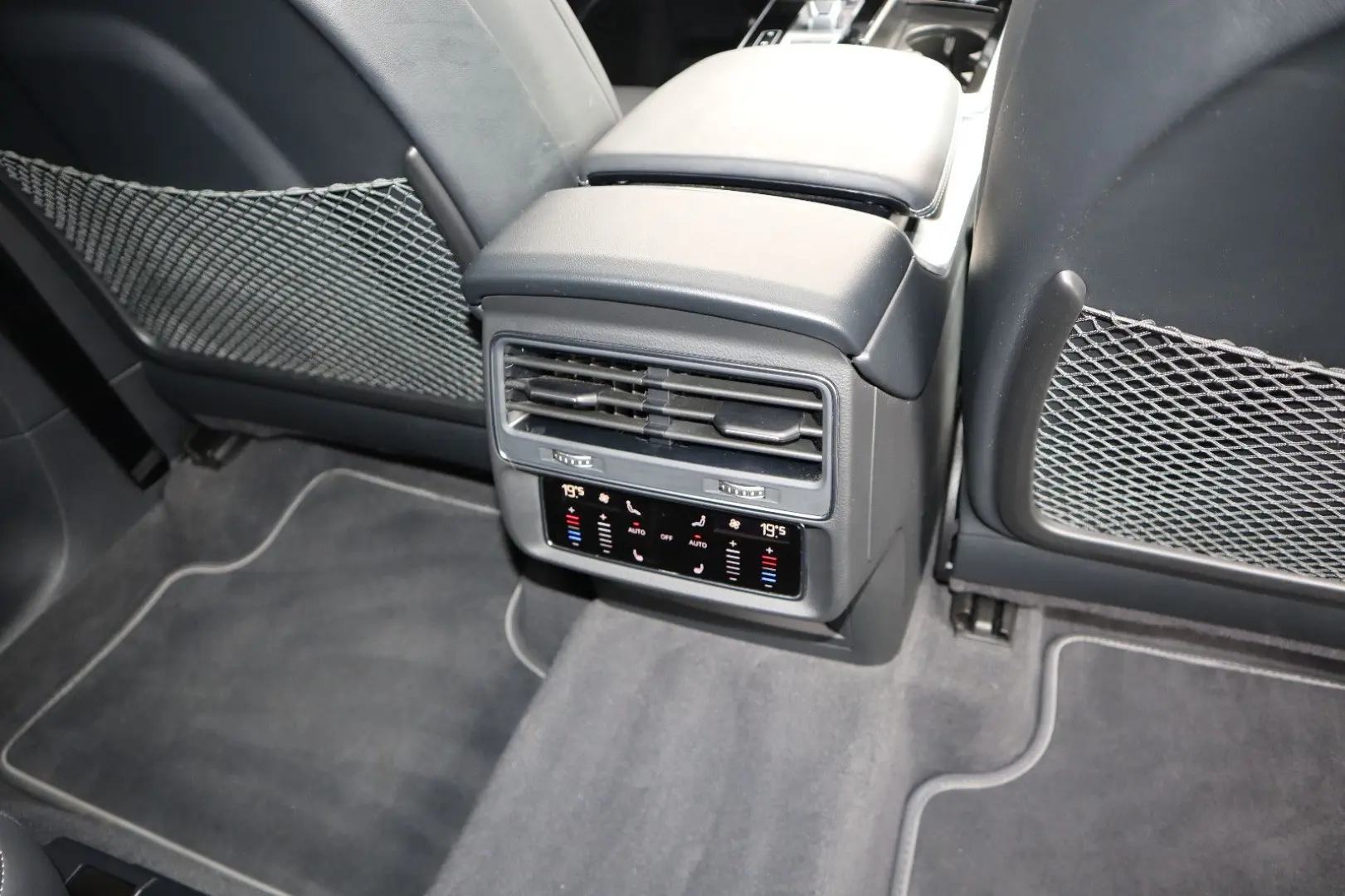 AUDI Q7 S-Line 55 TFSI