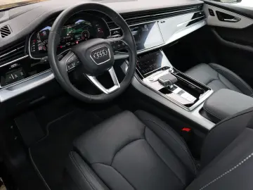 AUDI Q7 S-Line 55 TFSI