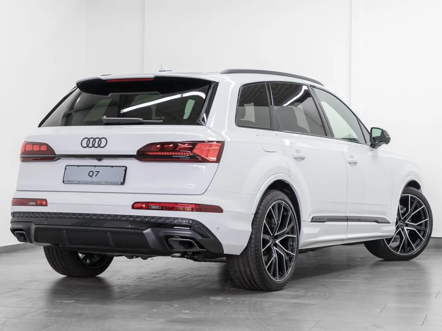 AUDI Q7 55 TFSI Q S LINE