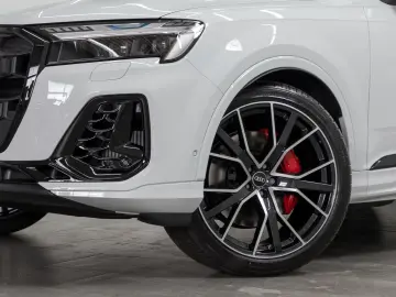AUDI Q7 55 TFSI Q S LINE
