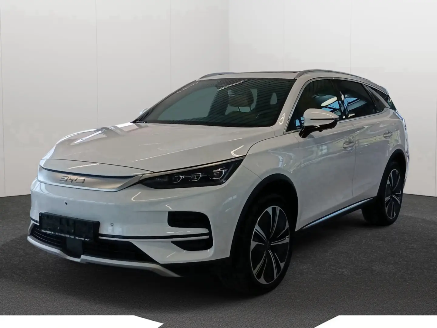BYD TANG 109kw  7 locuri  AWD
