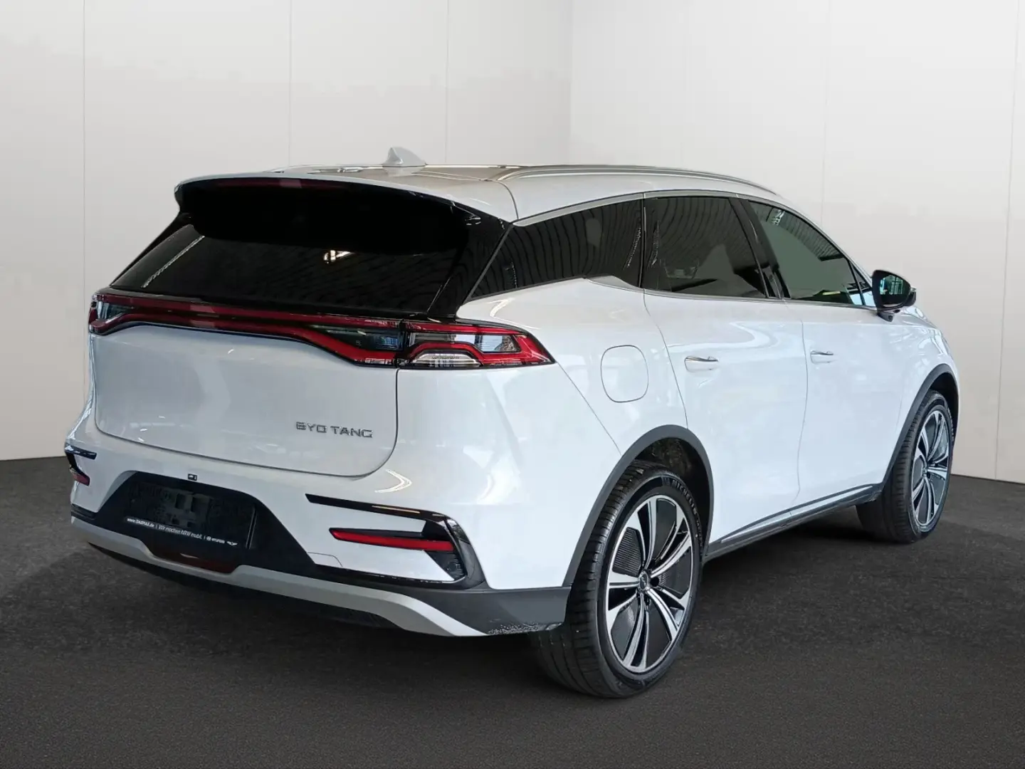 BYD TANG 109kw  7 locuri  AWD