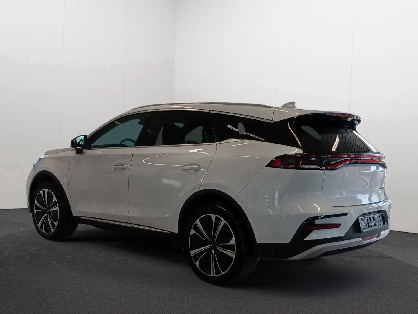 BYD TANG 109kw  7 locuri  AWD