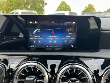 A 250 e Limousine AMG Distronic Kamera HUD DAB