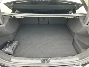 A 250 e Limousine AMG Distronic Kamera HUD DAB