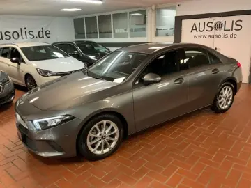 A 180 d Limousine LED Navi Sitzheizung