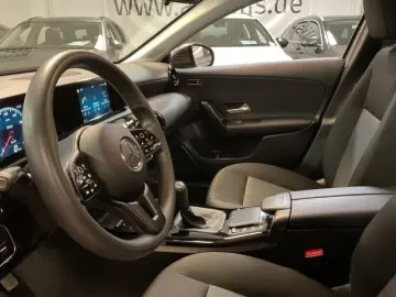 A 180 d Limousine LED Navi Sitzheizung