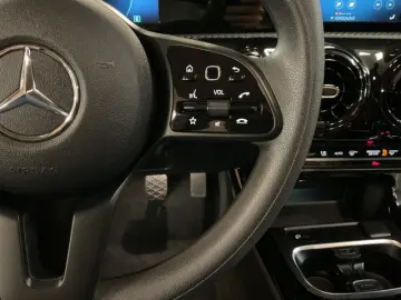 A 180 d Limousine LED Navi Sitzheizung