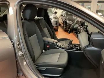 A 180 d Limousine LED Navi Sitzheizung