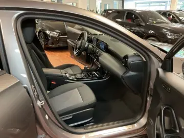 A 180 d Limousine LED Navi Sitzheizung