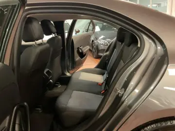 A 180 d Limousine LED Navi Sitzheizung