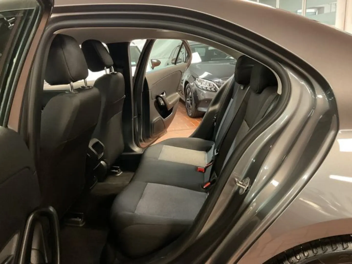 A 180 d Limousine LED Navi Sitzheizung