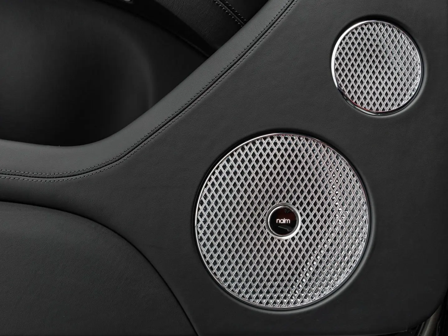 Bentley Bentayga EWB Mulliner V8