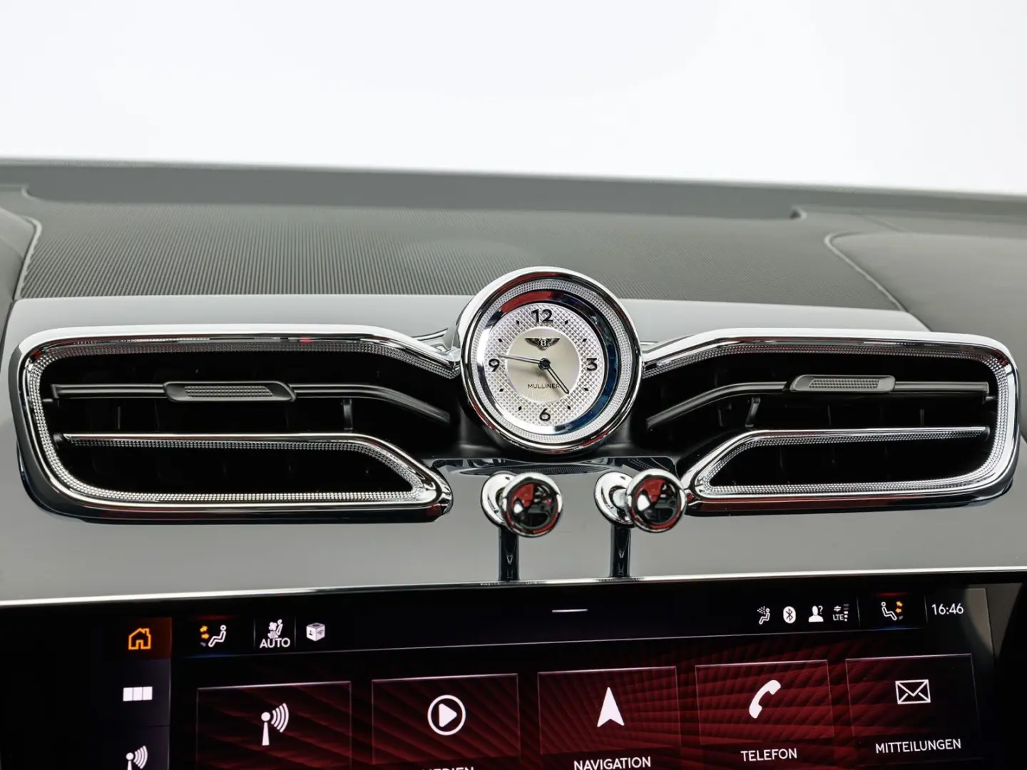 Bentley Bentayga EWB Mulliner V8