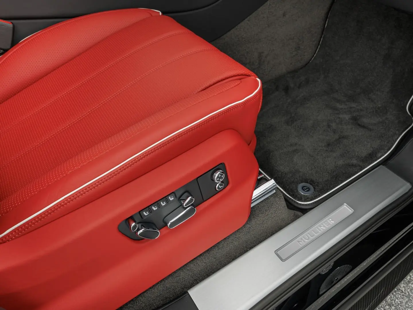 Bentley Bentayga EWB Mulliner V8