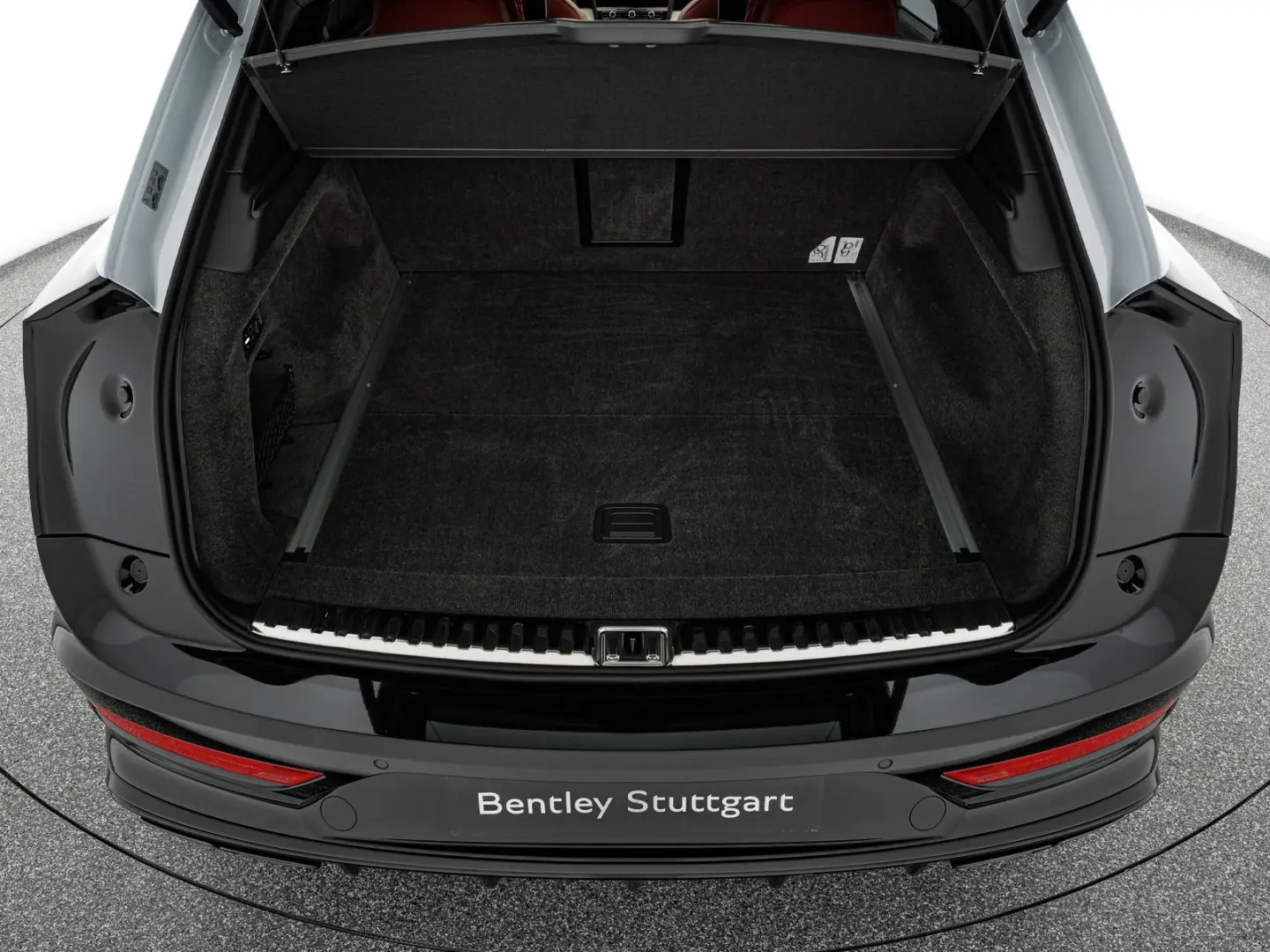 Bentley Bentayga EWB Mulliner V8