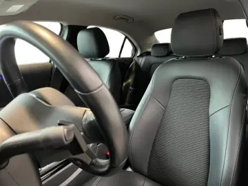 A 180 d Limousine Progressive  MBUX Navi STH PDC