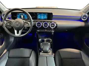 A 180 d Limousine Progressive  MBUX Navi STH PDC