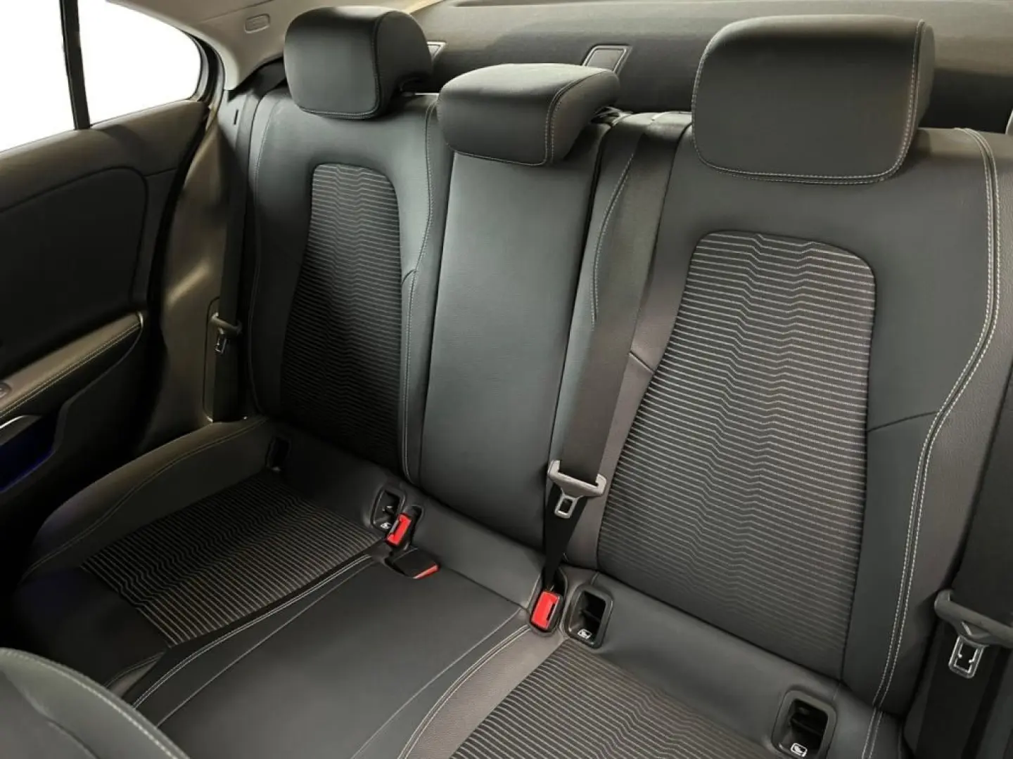 A 180 d Limousine Progressive  MBUX Navi STH PDC