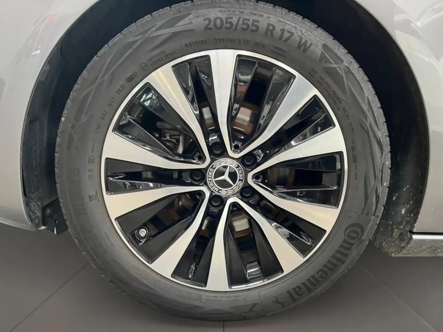 A 180 d Limousine Progressive  MBUX Navi STH PDC