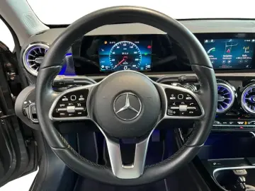 A 180 d Limousine Progressive  MBUX Navi STH PDC