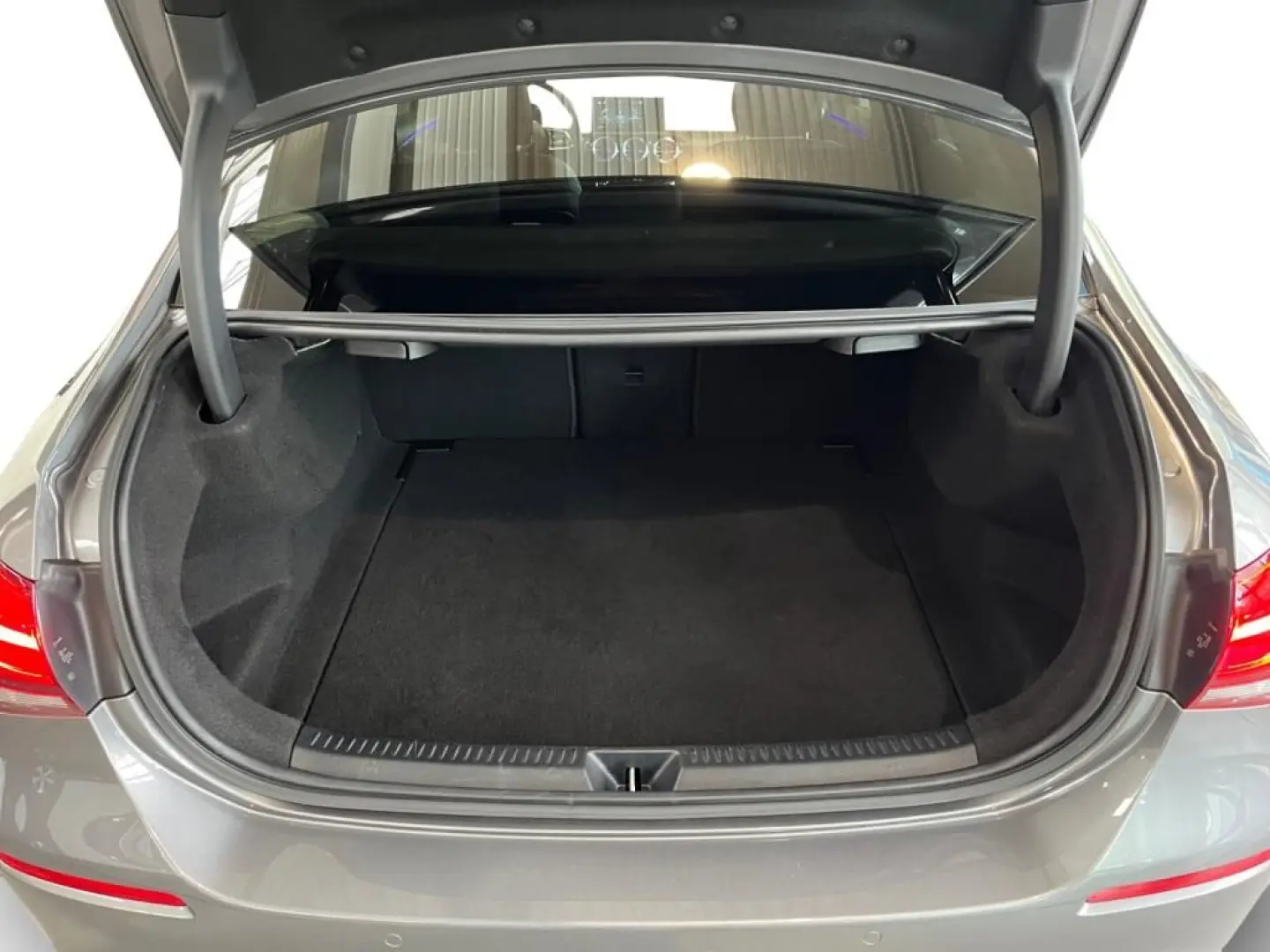 A 180 d Limousine Progressive  MBUX Navi STH PDC