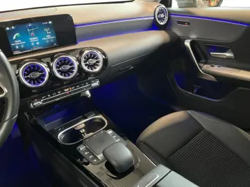 A 180 d Limousine Progressive  MBUX Navi STH PDC