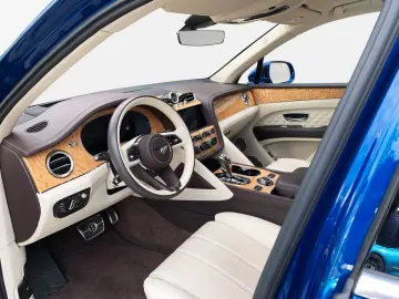 BENTLEY Bentayga V8