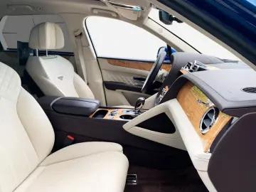 BENTLEY Bentayga V8